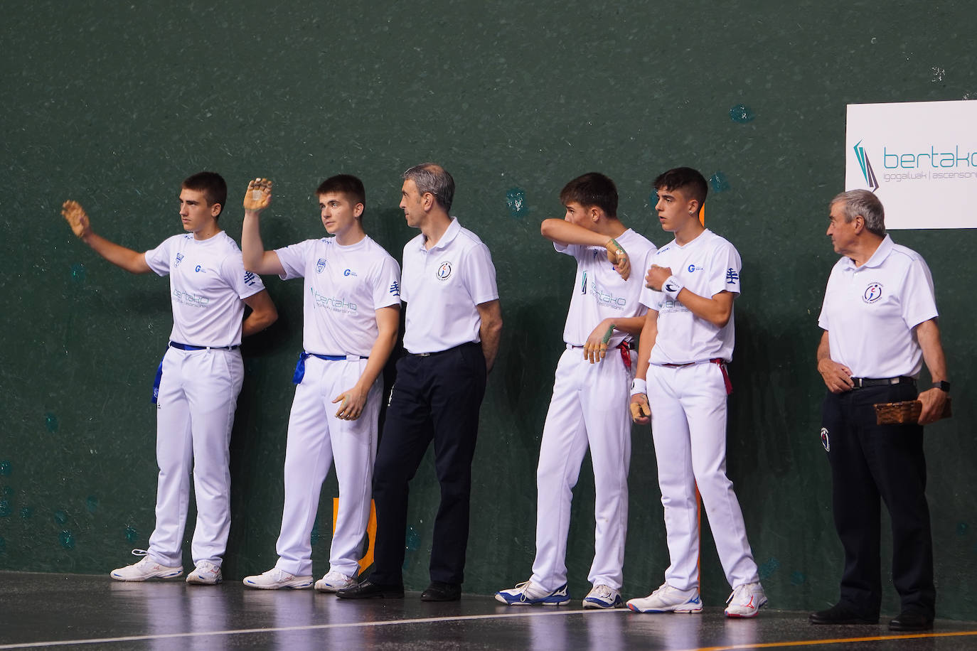 Fotos: Oiartzun pasa por encima de Azpeitia y se lleva el Interpueblos