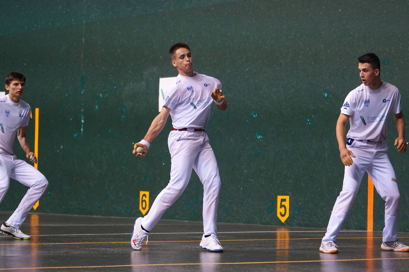 Fotos: Oiartzun pasa por encima de Azpeitia y se lleva el Interpueblos