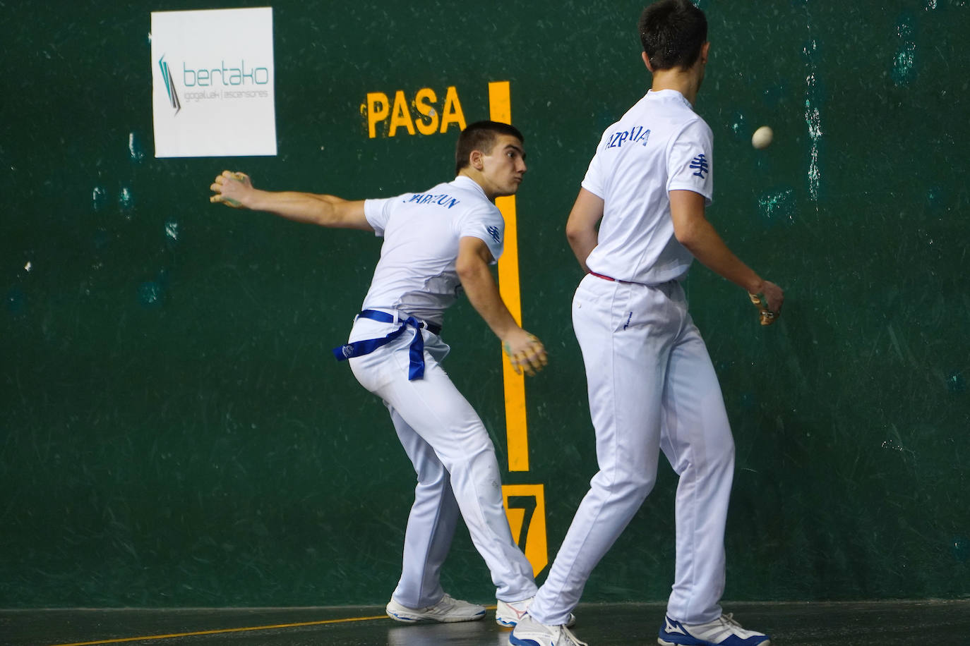 Fotos: Oiartzun pasa por encima de Azpeitia y se lleva el Interpueblos