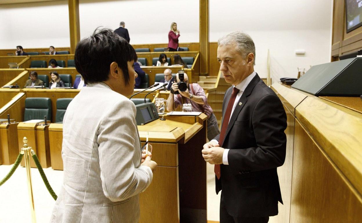 Iñigo Urkullu y Maddalen Iriarte, en un pleno del Parlamento Vasco.