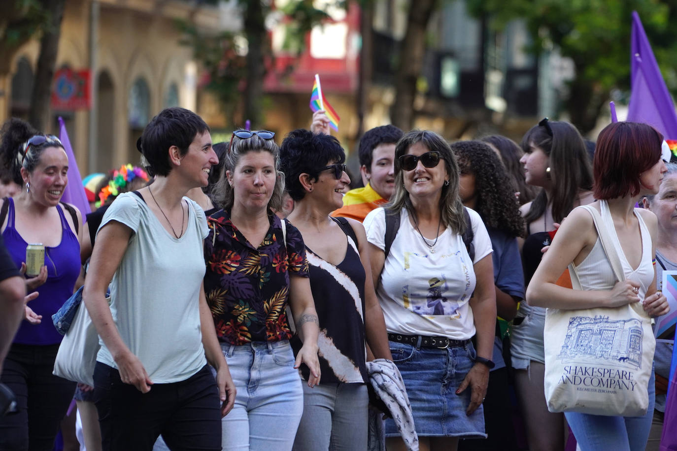 Fotos: Gipuzkoa arcoíris, entre la fiesta y la reivindicación