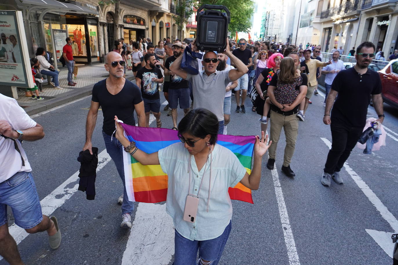 Fotos: Gipuzkoa arcoíris, entre la fiesta y la reivindicación