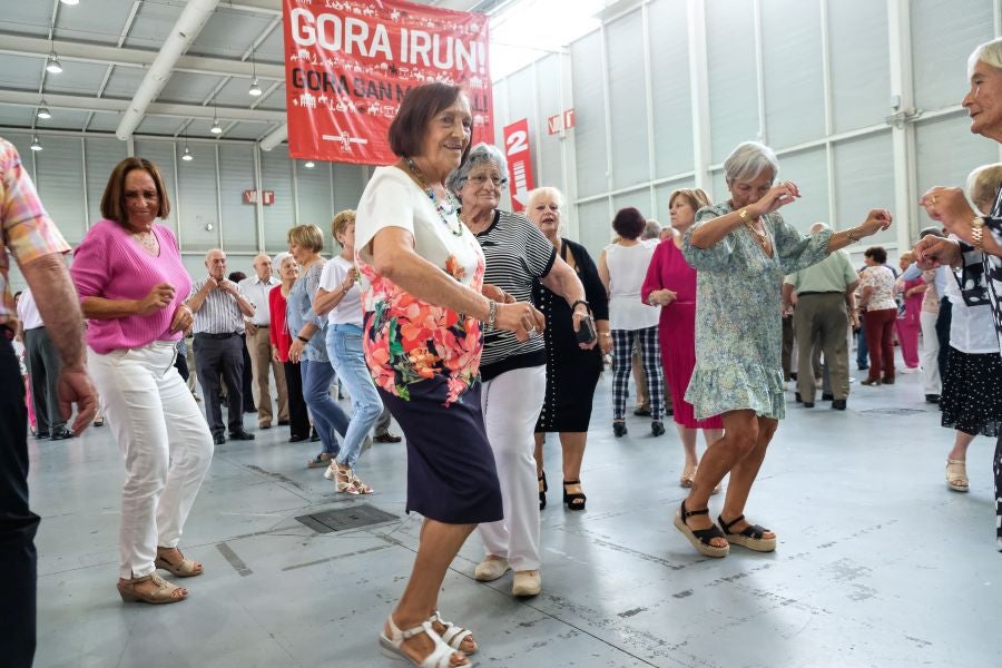 Fotos: Los mayores disfrutan de las fiestas