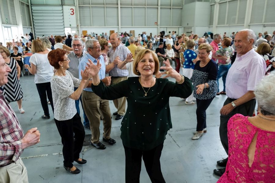 Fotos: Los mayores disfrutan de las fiestas