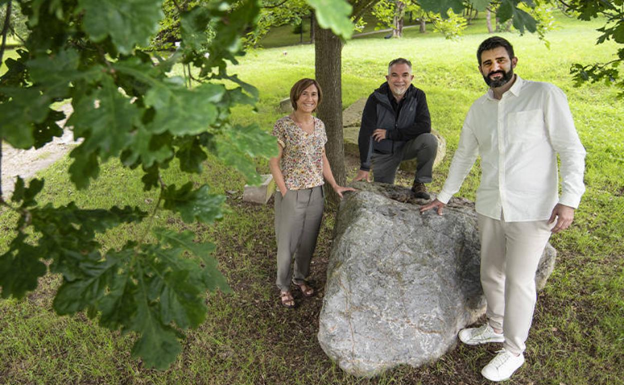 Ezkerretik eskuinera, Oihana Barrutia, José Ramón Diez eta Aritz Ruiz. 