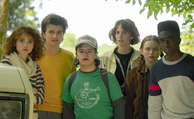 Nancy, Steve, Dustin, Robin, Max y Lucas.