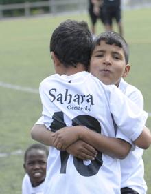 Imagen secundaria 2 - Donosti Cup lleva más de 25 años ayudando a que equipos de regiones muy vulnerables puedan venir al torneo