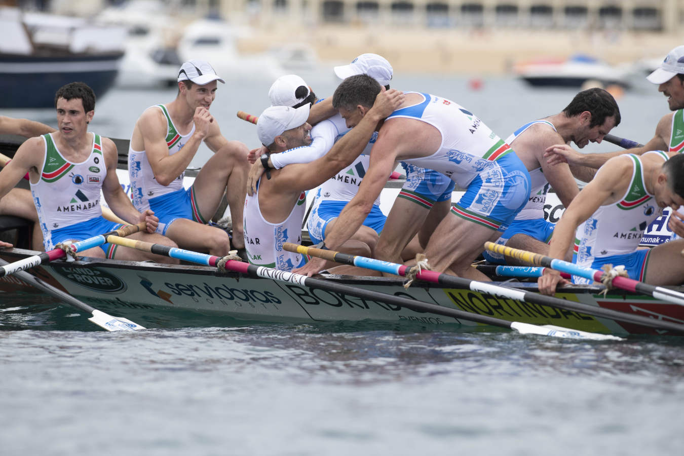Fotos: Donostiarra no deja escapar su bandera