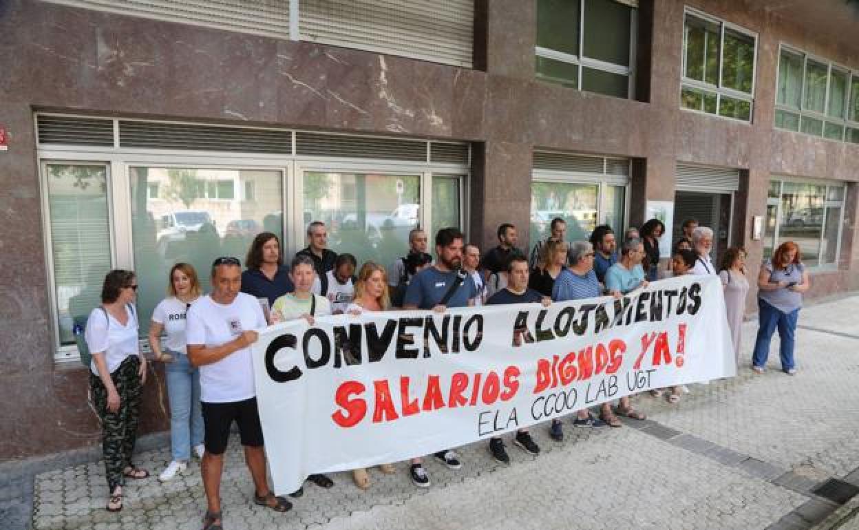 Protesta reciente de los trabajadores de alojamientos en Donostia.