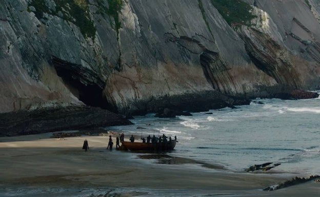 Escena de Juego de Tronos en la playa de Itzurun