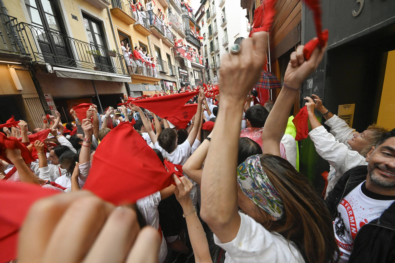Fotos: Empapados en la fiesta de siempre