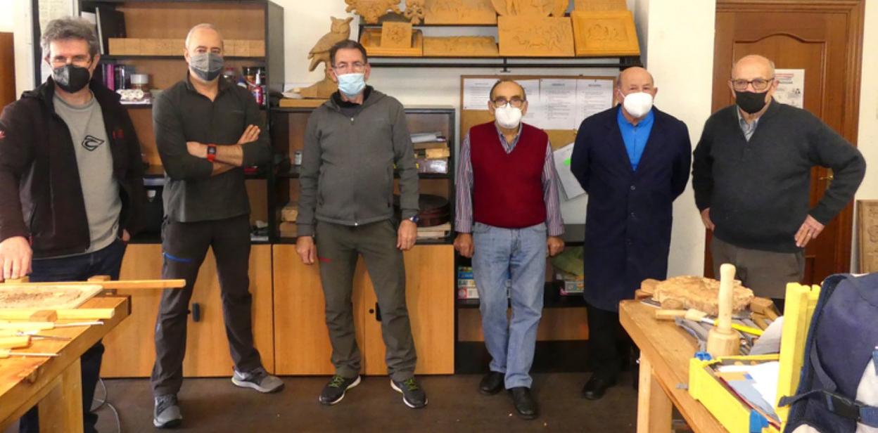 Algunos de los tallistas habituales de la asociación. 