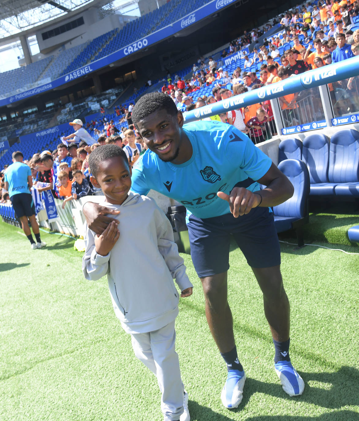 Fotos: Así ha sido el primer entrenamiento de La Real Sociedad en el Reale Arena