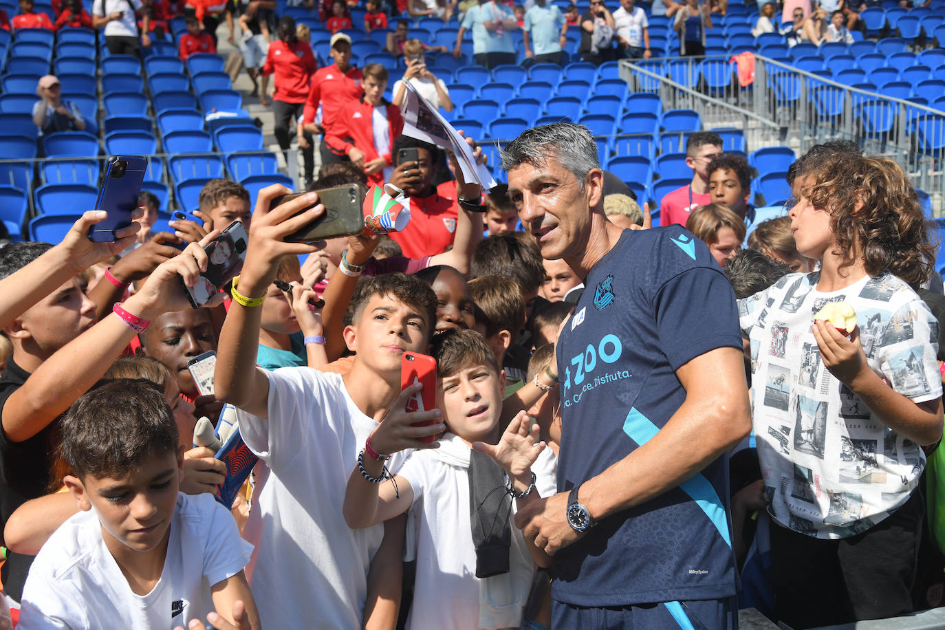 Fotos: Así ha sido el primer entrenamiento de La Real Sociedad en el Reale Arena