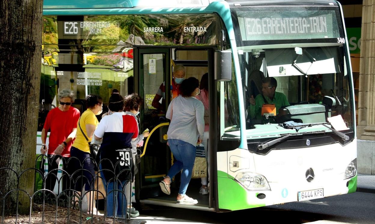 Desde EH BIldu piden más servicios que conecten Lezo con Donostia y la comarca. 