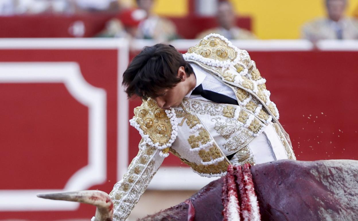 Roca Rey, que estará en Donostia, ayer en Pamplona. 