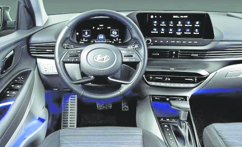 La parte trasera es muy original y aloja un maletero de 411 litros.