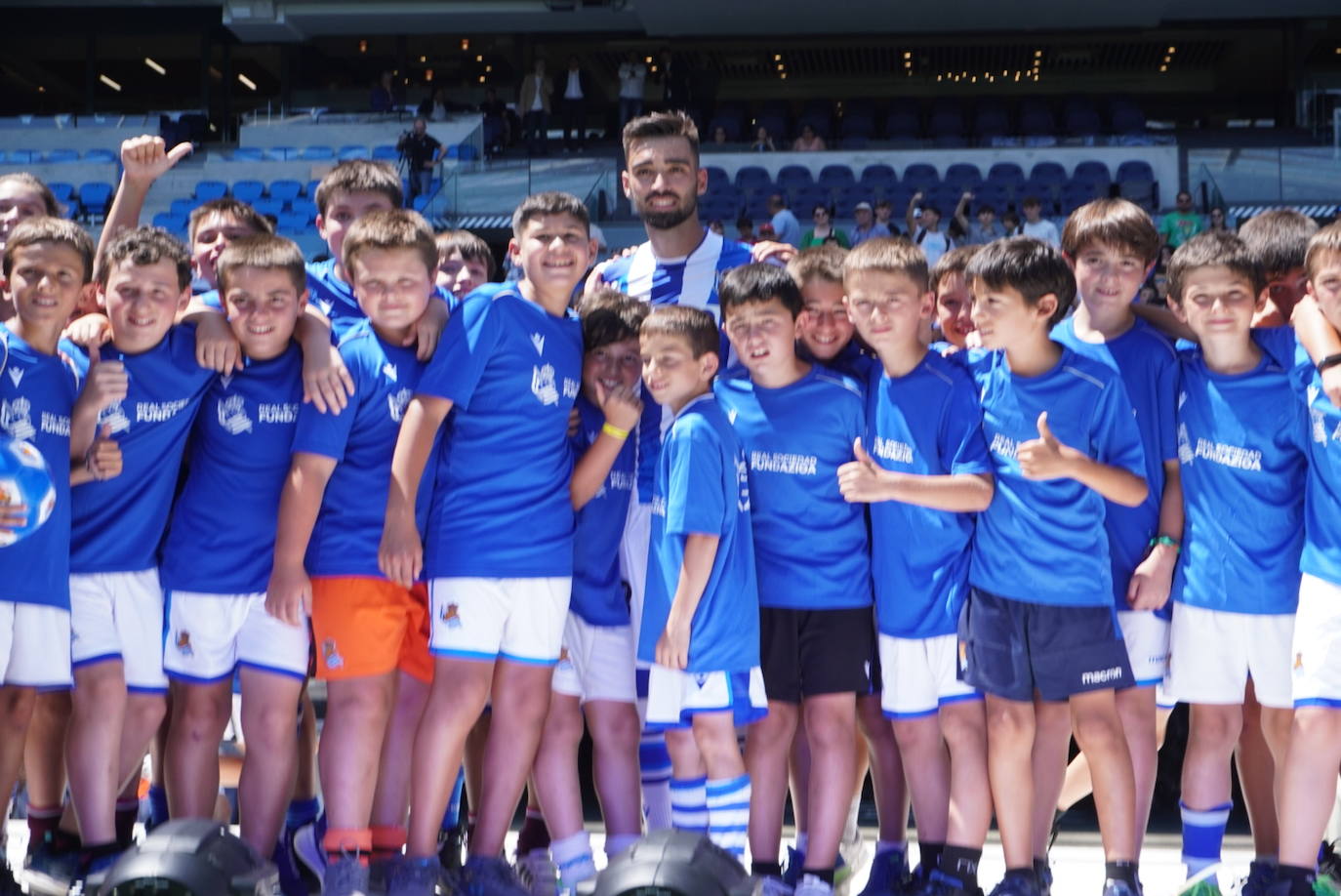 Brais Méndez ha sido presentado este lunes en Anoeta.