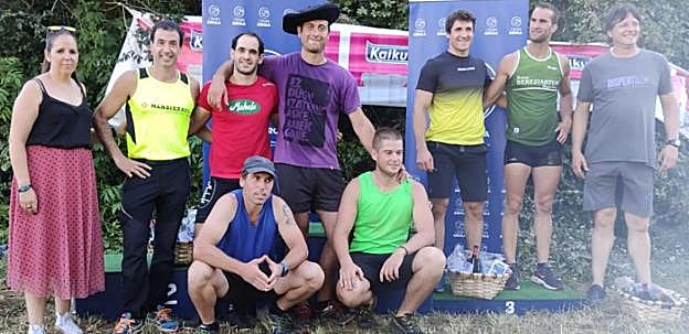 Azkenerako Oier Urkola errezildarrak jantzi zuen txapela. 