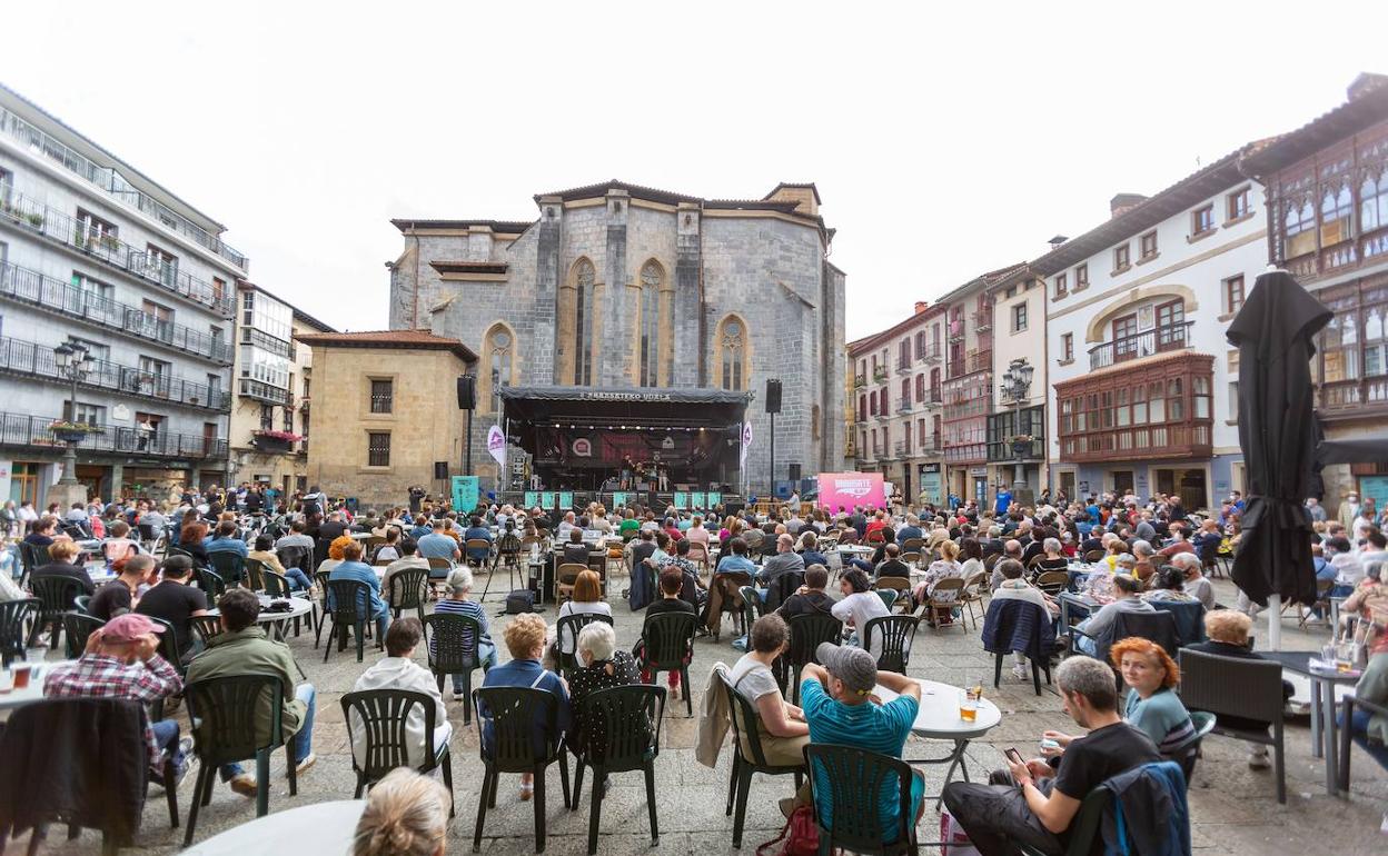 La Herriko Plaza acogerá uno de los ocho escenarios en los que programa el festival.