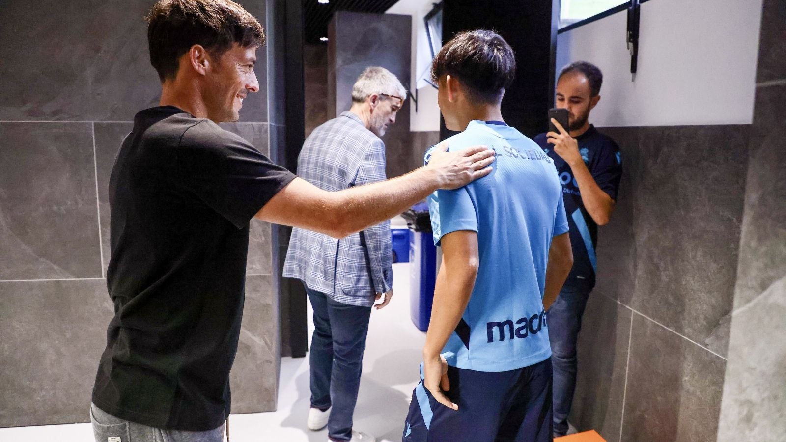 Fotos: Primer entrenamiento de Take Kubo con la Real Sociedad