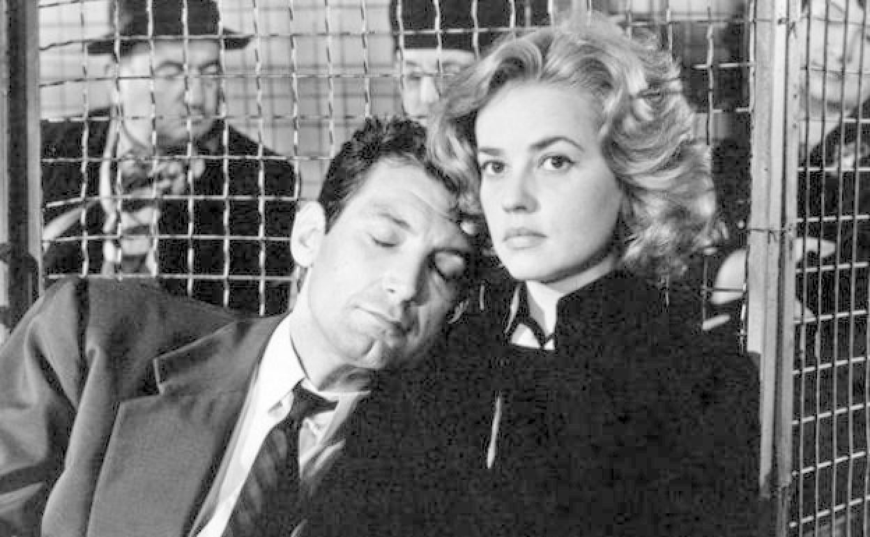 Jeanne Moreau paregabea filmeko fotograma batean. 