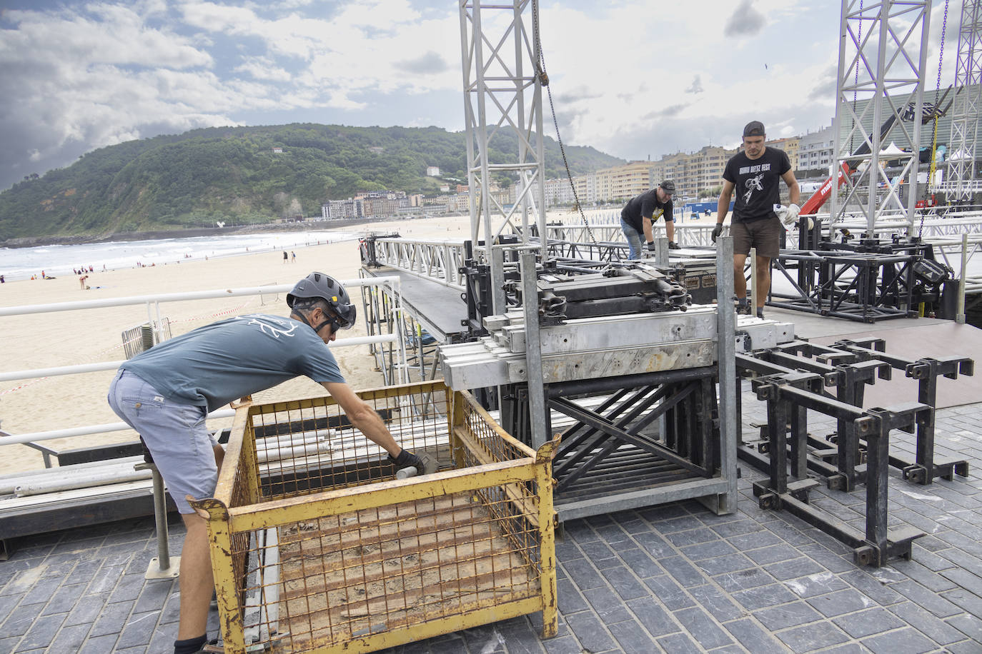 Fotos: Desmontaje de los escenarios del Jazzaldia