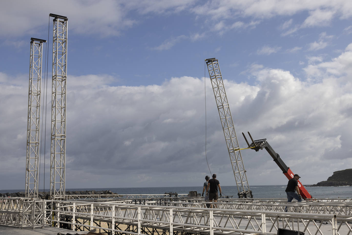 Fotos: Desmontaje de los escenarios del Jazzaldia