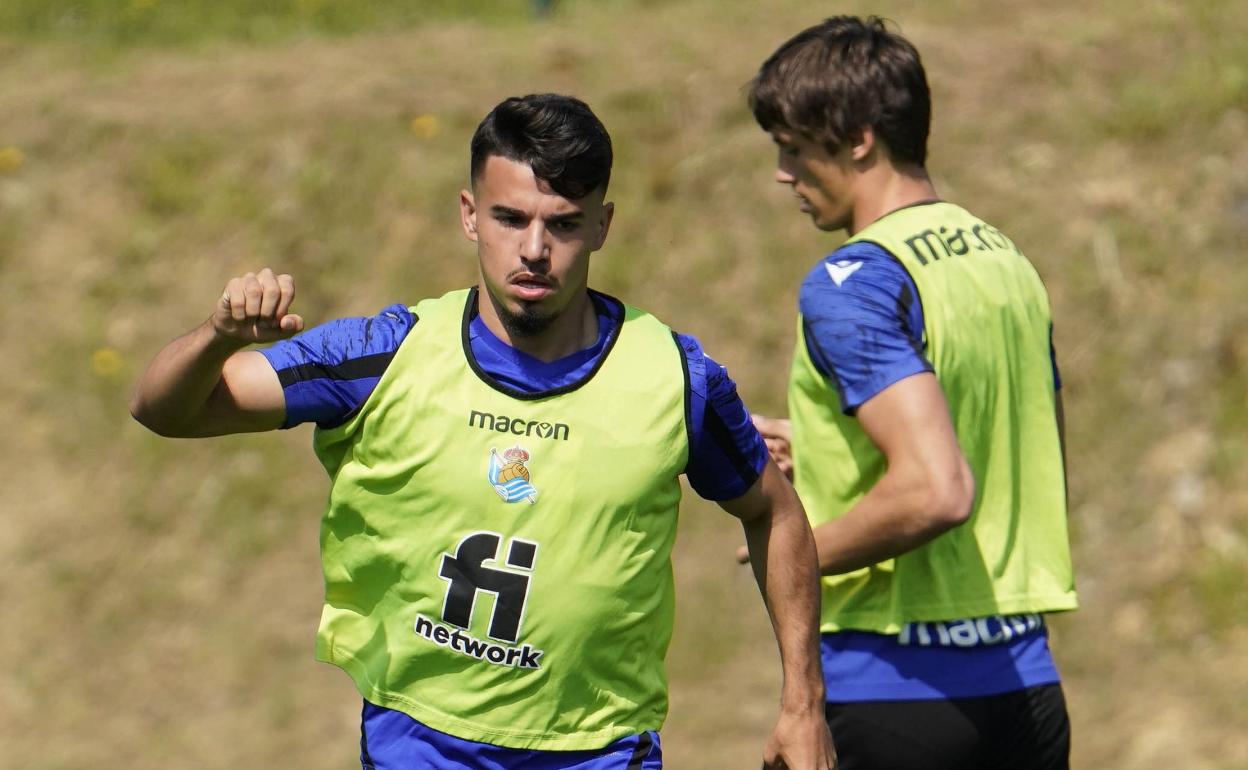 Djouahra, durante un entrenamiento con la Real la pasada temporada. 