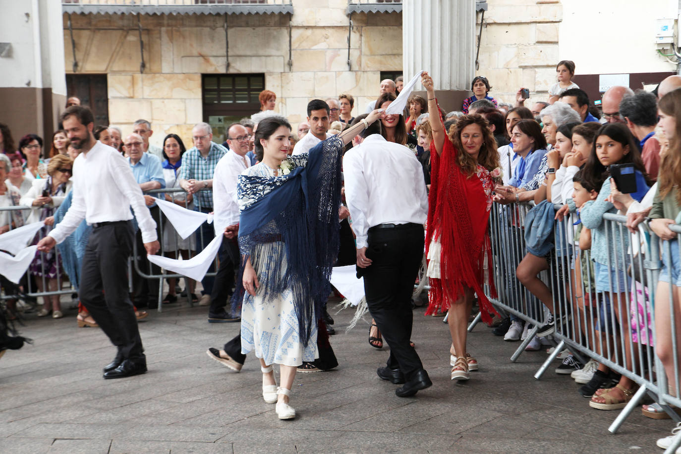 Fotos: Por primera vez en 500 años una mujer encabeza la eskudantza de santaneros de Ordizia