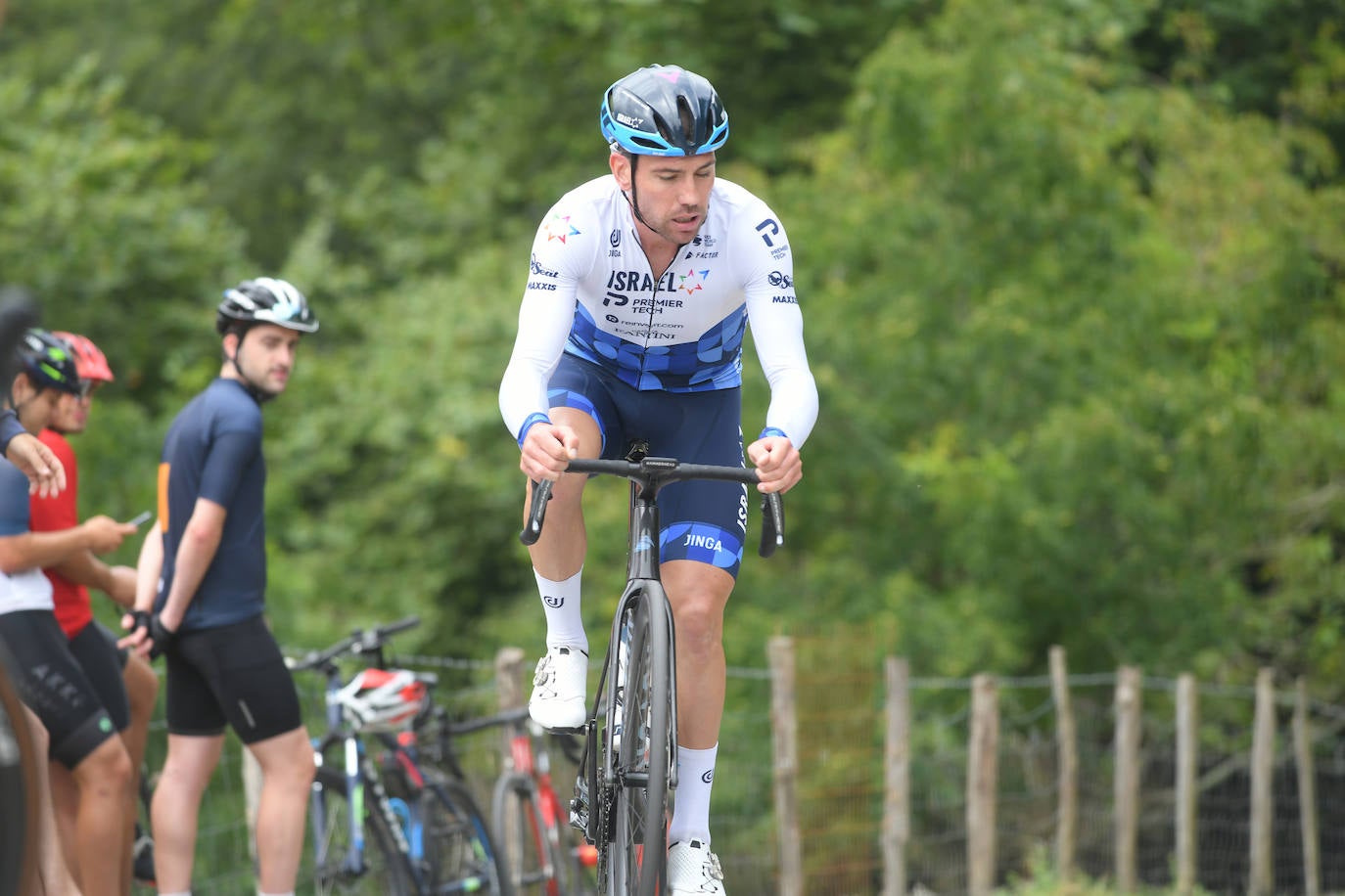 Fotos: Los favoritos de la Clásica se preparan en Murgil