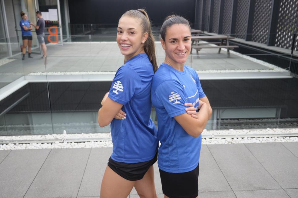 Paula Arcos y Esther Arrojeria, este viernes en el centro Ammma de Donostia. 