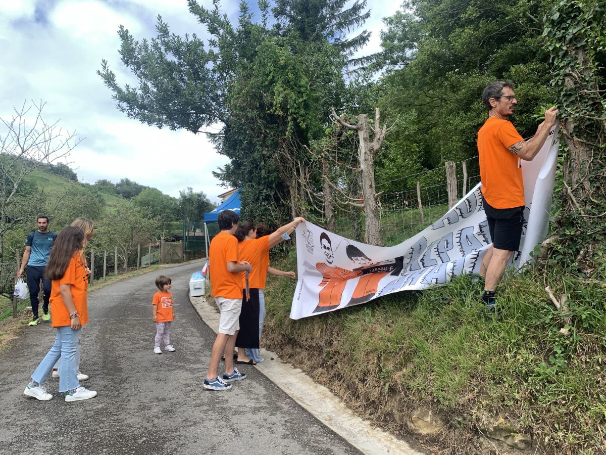 Fotos: Los aficionados se preparan para la llegada de los ciclistas a Murgil
