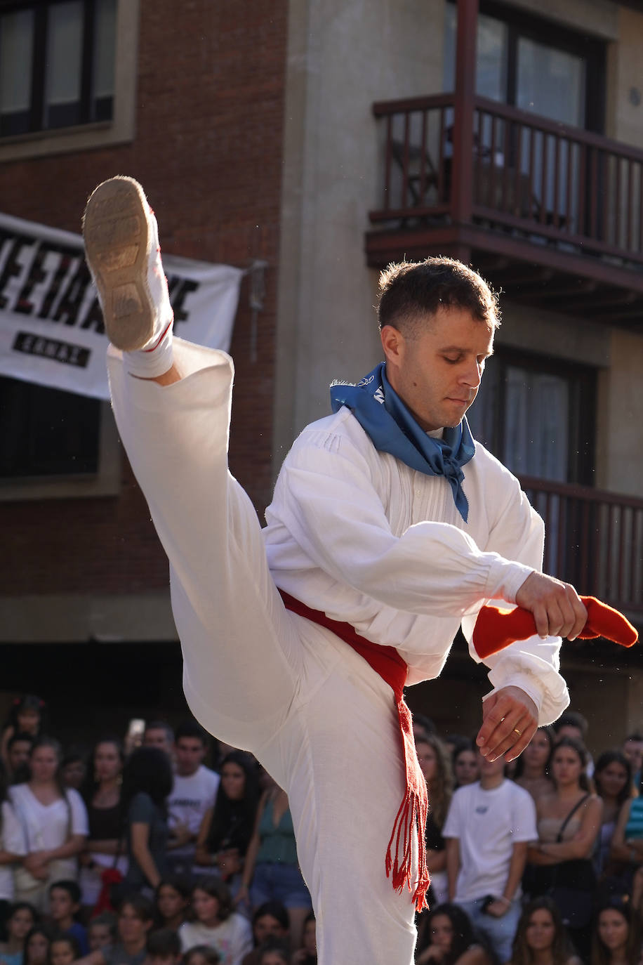 Fotos: Xanisteban festetan murgildu dira oiartzuarrak