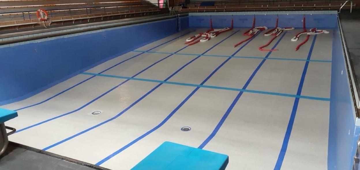 La piscina ha sido vaciada y limpiada para que a partir del lunes 8 de agosto vuelva a estar operativa. 