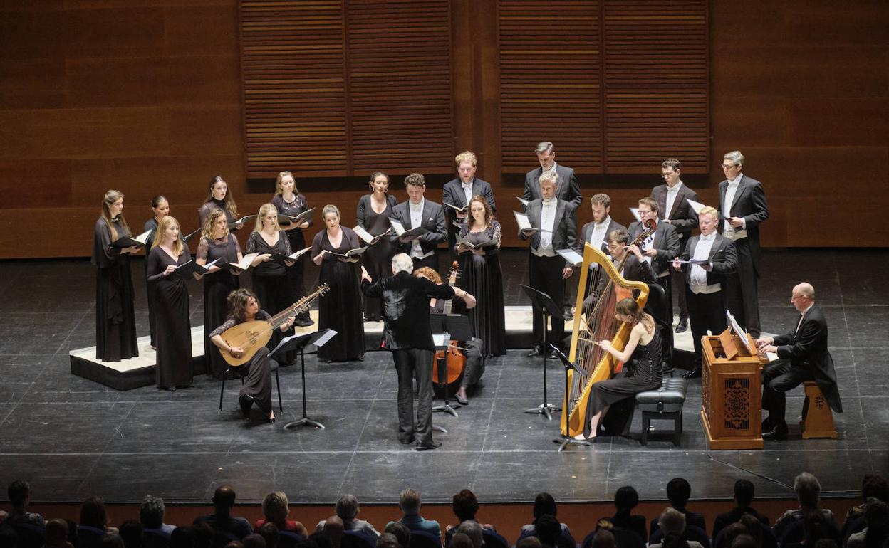 El Coro Monteverdi y The English Baroque Soloists, dirigidos por Jon Eliot Gardiner, inauguraron anoche la Quincena en el concierto del Kursaal. 