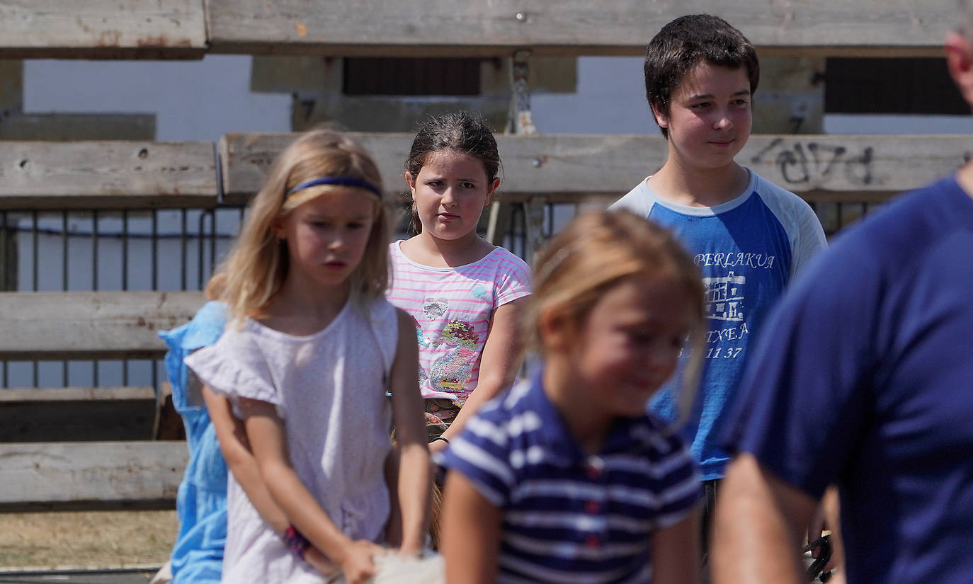 Fotos: Ekitaldiz jositako Xanistebanetako egun handia