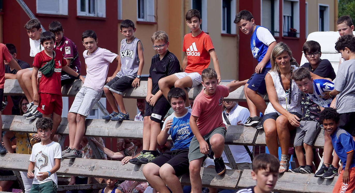 Fotos: Ekitaldiz jositako Xanistebanetako egun handia