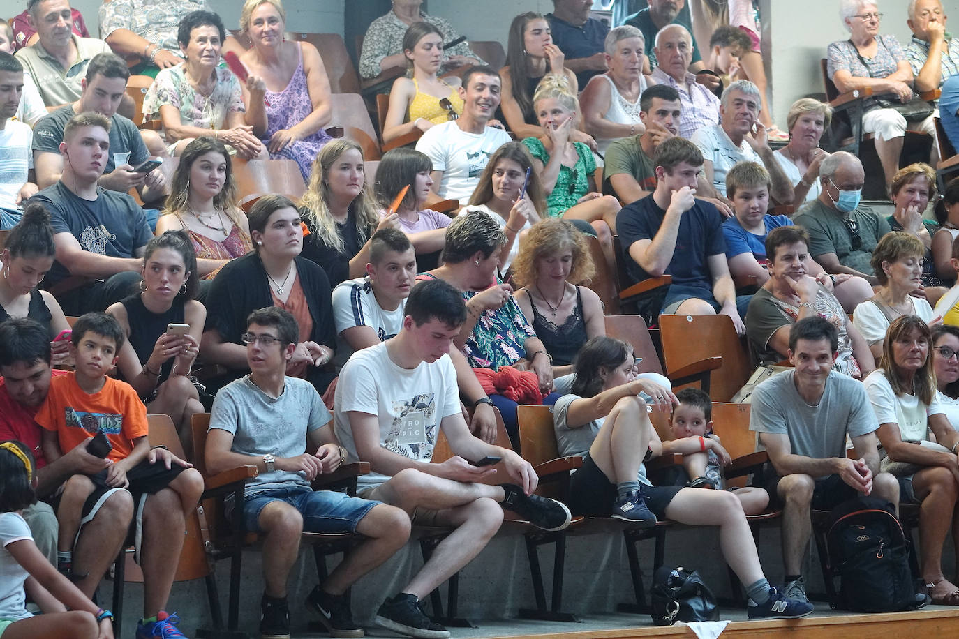 Fotos: Ekitaldiz jositako Xanistebanetako egun handia