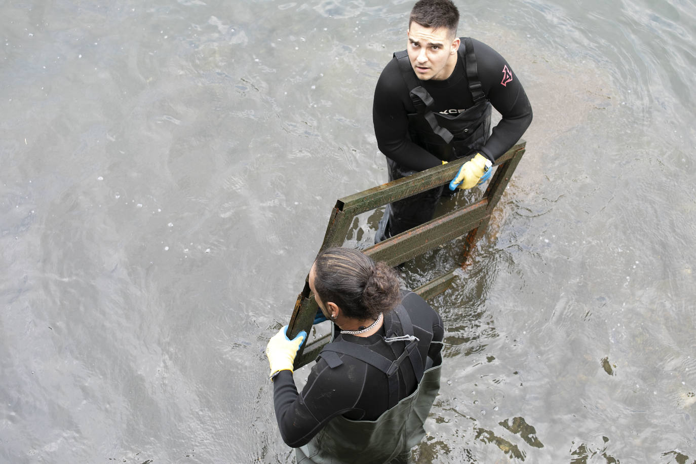 Fotos: Estos son los objetos que han rescatado del rio Urumea