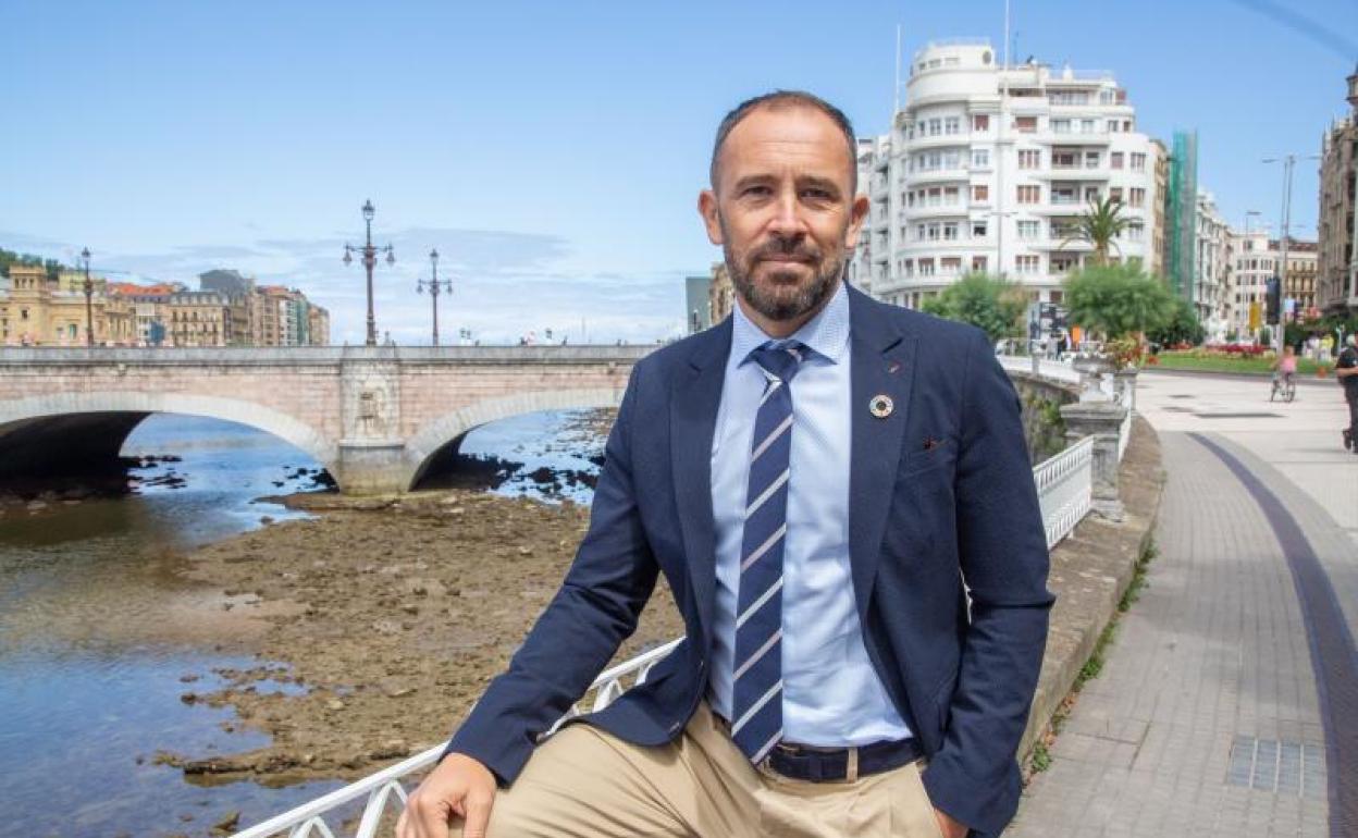 El delegado del Gobierno en Euskadi, Denis Itxaso, posa en Donostia. 