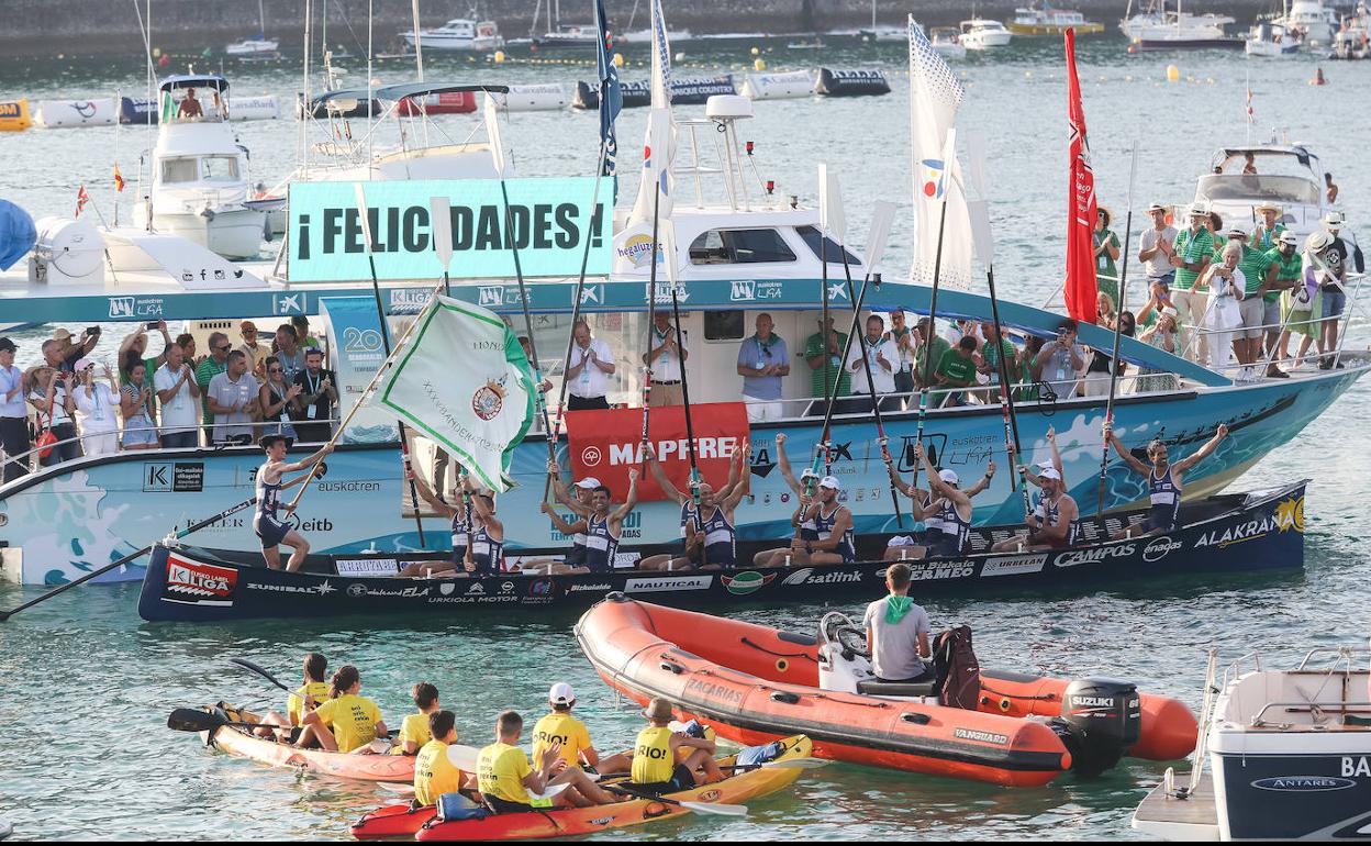 Urdaibai celebra el triunfo logrado este sábado. 