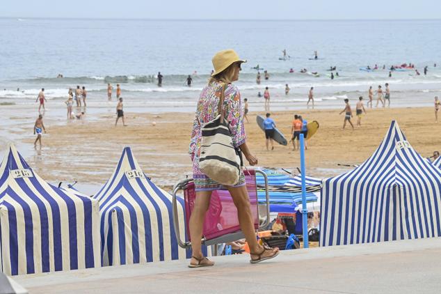 Fotos: Una galernilla aliviará por la tarde el ambiente en la costa tras una noche tropical