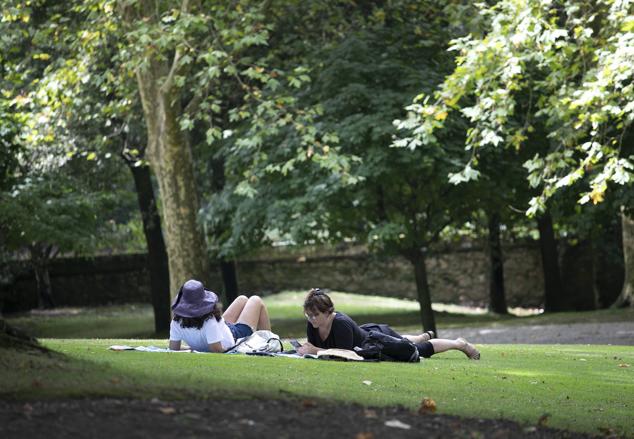 Fotos: Una galernilla aliviará por la tarde el ambiente en la costa tras una noche tropical