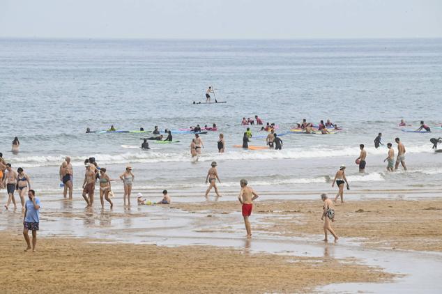 Fotos: Una galernilla aliviará por la tarde el ambiente en la costa tras una noche tropical