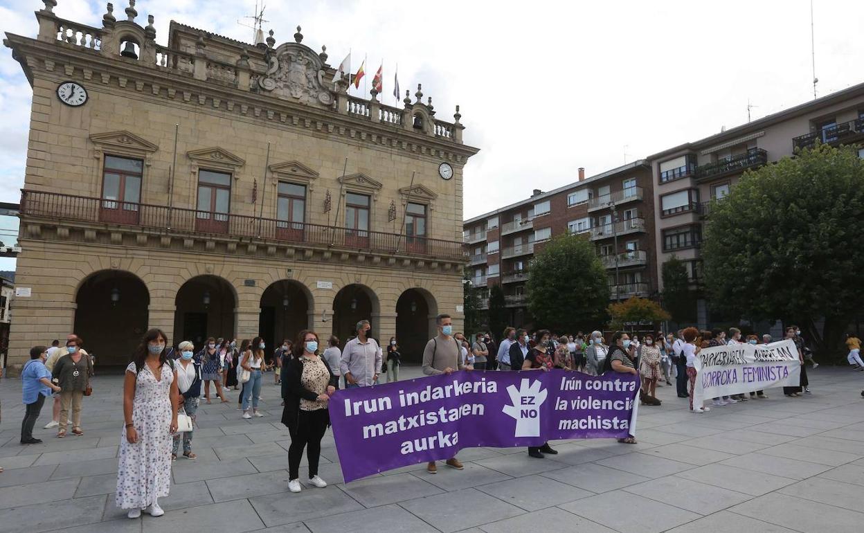 Concentración en Irun el pasado año contra la violencia machista. 