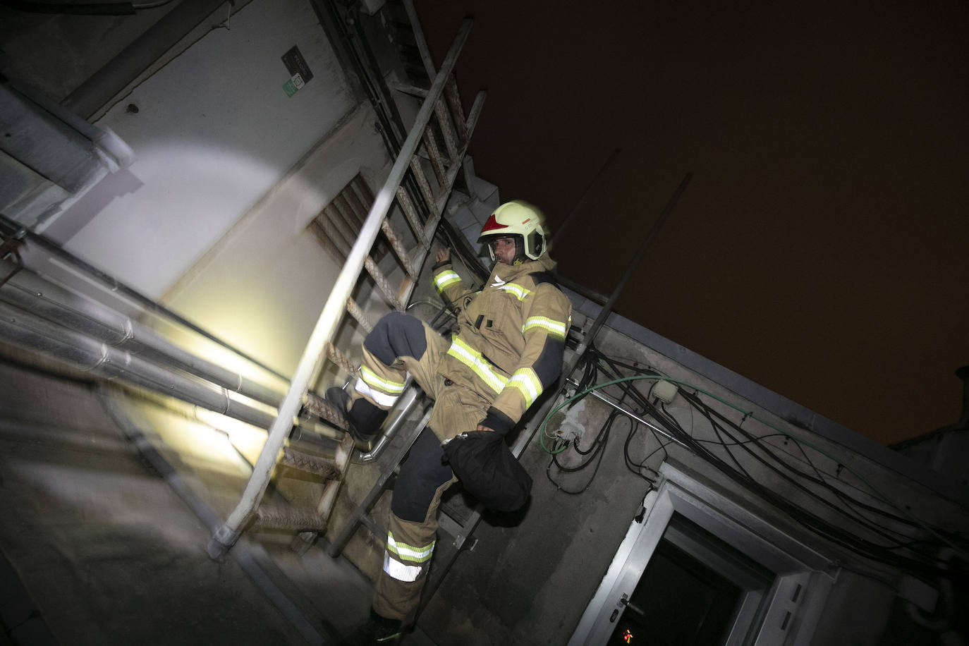 Fotos: Evitar que los Fuegos acaben en incendio