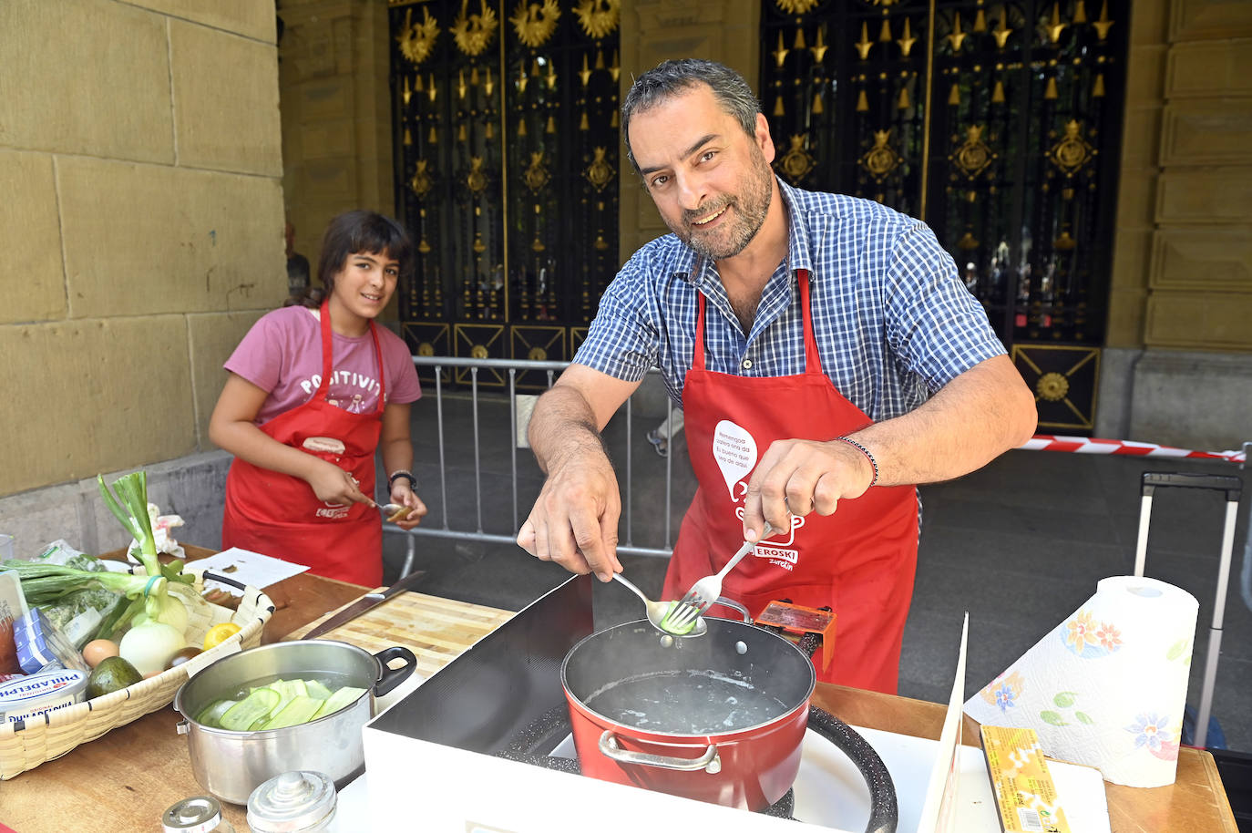 Fotos: Duelo de delantales en familia