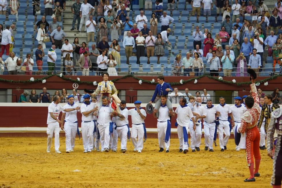 A hombros de los areneros.Roca y Guillermo abren Illunbe.