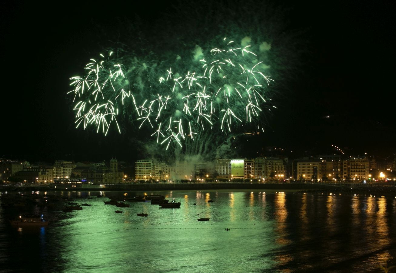 La pirotecnia ucraniana Dance of Fire respondió con creces a las expectativas. Como adelantó en su presentación, proponía mucho ritmo y juego de alturas en su colección, y cumplió.